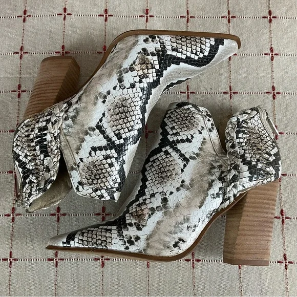 Vince Camuto “Delsimba” Snakeskin Embossed Leather Braided Trim Western Bootie 5 - Picture 6 of 7
